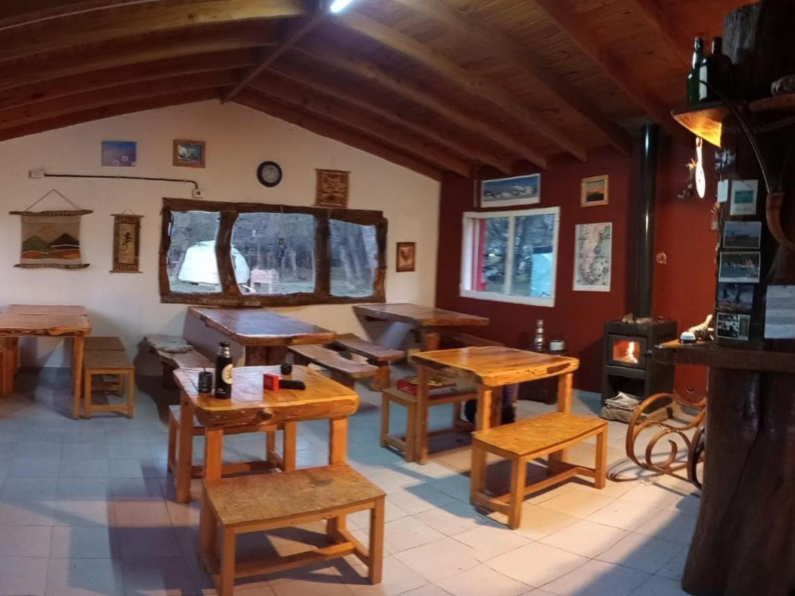 Camping Rio De Las Vueltas El Chalten Exterior photo