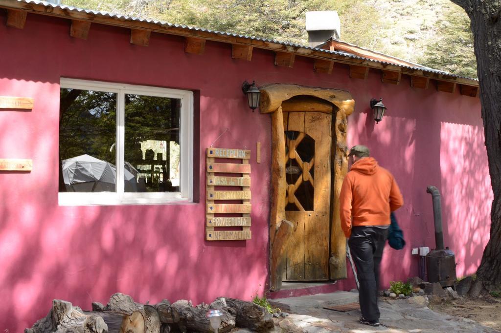 Camping Rio De Las Vueltas El Chalten Exterior photo