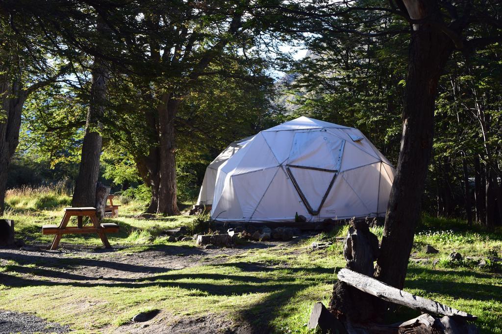 Camping Rio De Las Vueltas El Chalten Exterior photo
