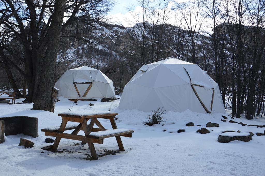 Camping Rio De Las Vueltas El Chalten Exterior photo